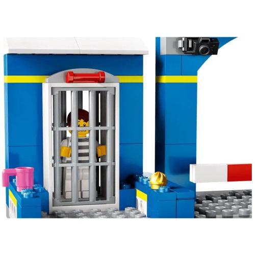 Конструктор Lego City 60370 Побег из полицейского участка фото 3